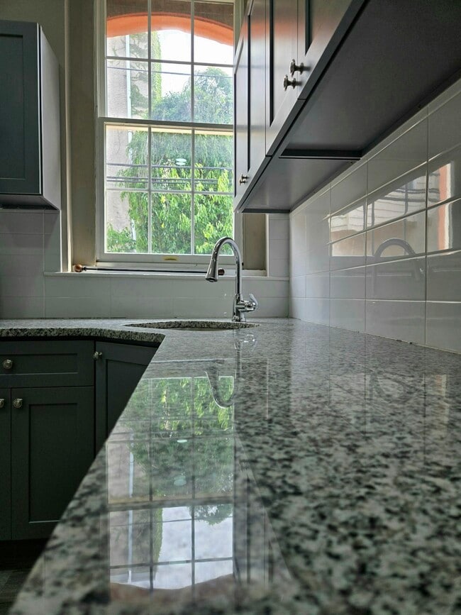 Building Photo - 1218 N 16th St