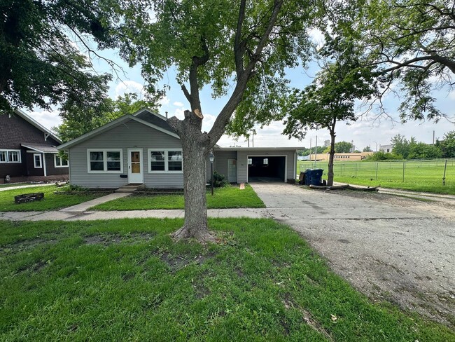Primary Photo - 3 Bedroom 2 bath house in Rockwell City $925