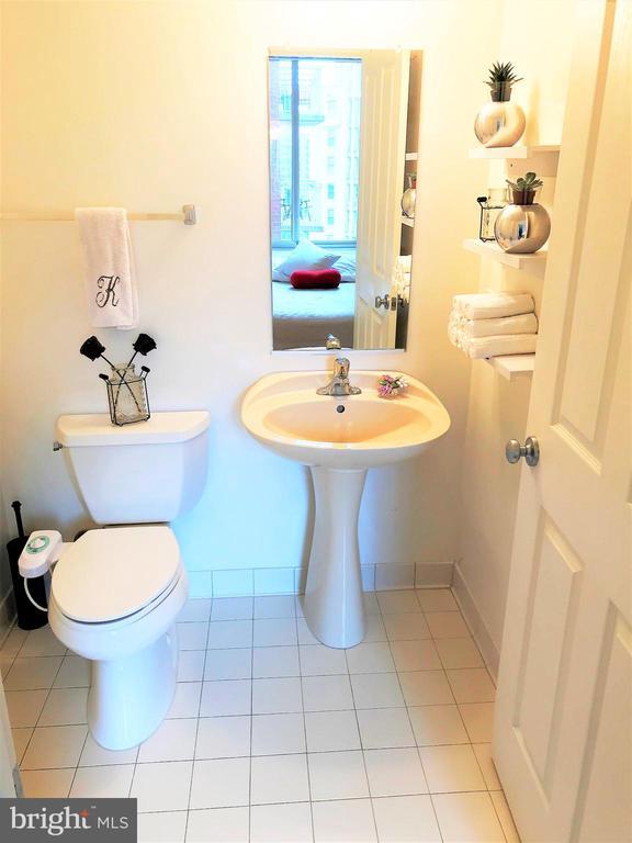 Building Photo - 1220 N Fillmore St