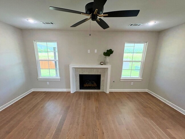 Building Photo - Newly Constructed 3bd/2ba Home!