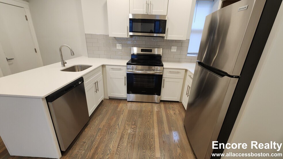 Building Photo - 11 Peterborough St