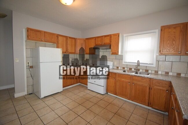 Building Photo - 1602 Spruce St