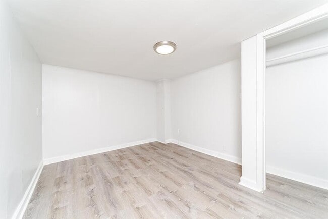 Building Photo - 824 2nd St
