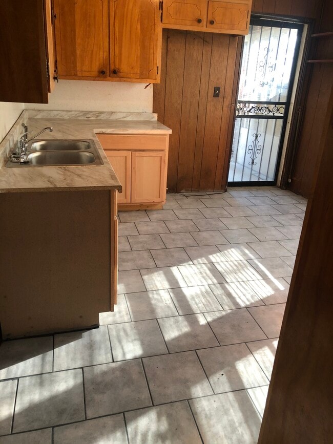 Building Photo - 649 Fulton Ave SW