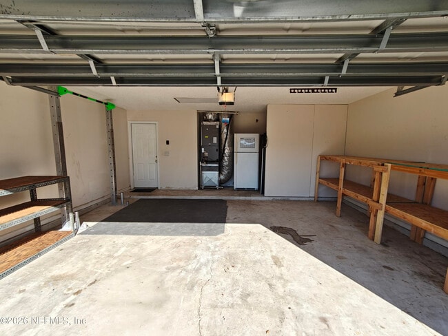 Building Photo - 1563 Lakeway Dr