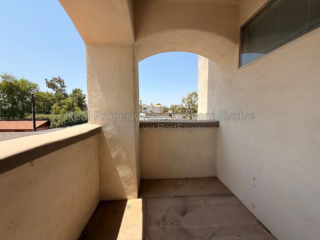 Building Photo - 2992 N Miller Rd