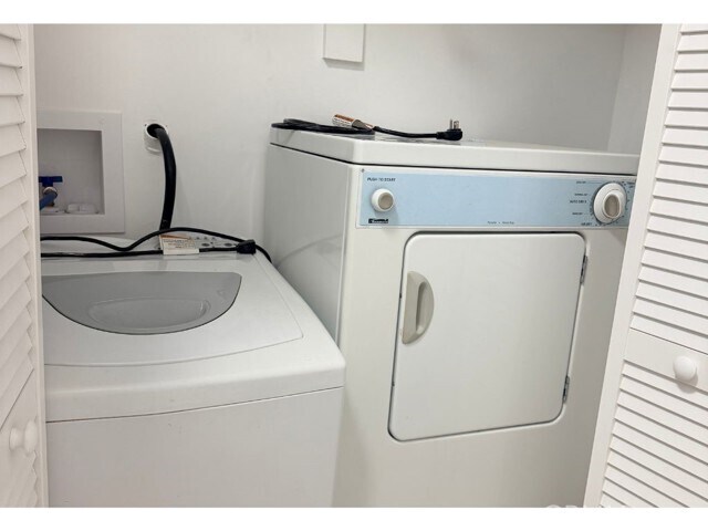 Building Photo - 15344 Weddington St