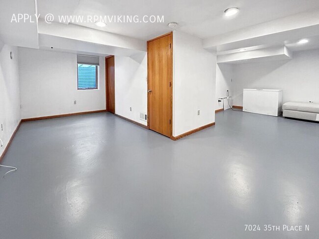 Building Photo - 3br 2ba 2cg ~ Security Deposit Free Altern...