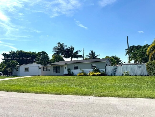 Building Photo - 4119 SW 49th St