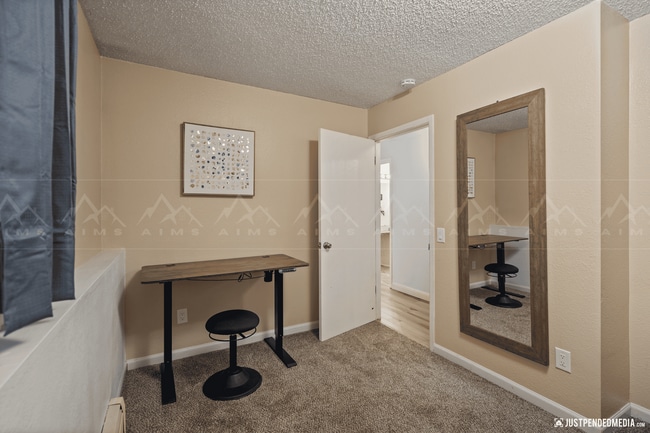 Building Photo - 12739-12739 Tanada Loop