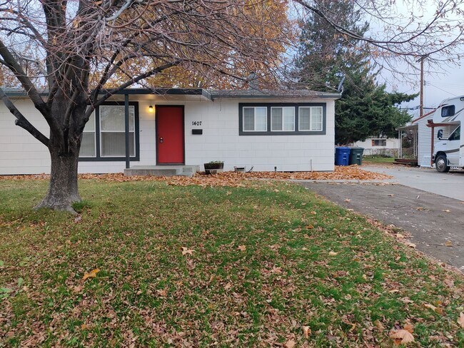 Primary Photo - 1407 Wright Ave
