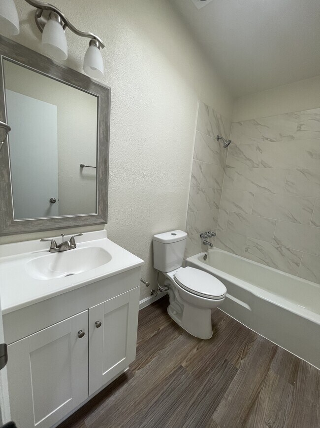 Building Photo - 312 Graphite Dr