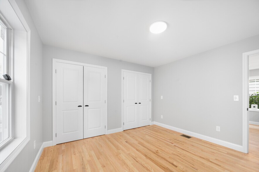 Building Photo - 28 Grosvenor Ave