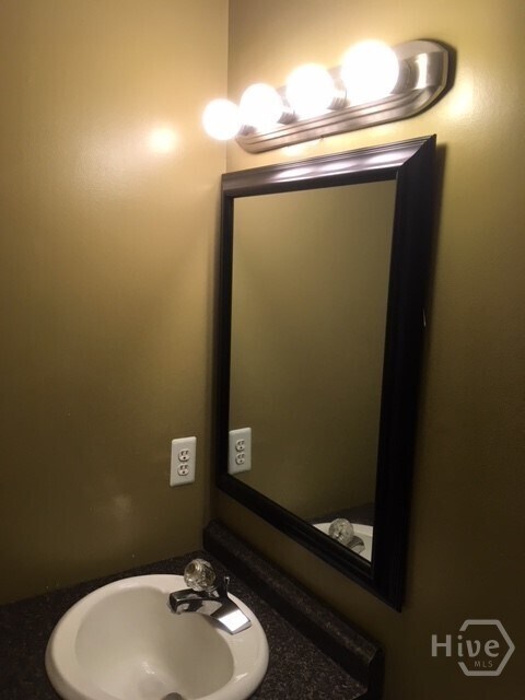 Building Photo - 602 Freeman Dr