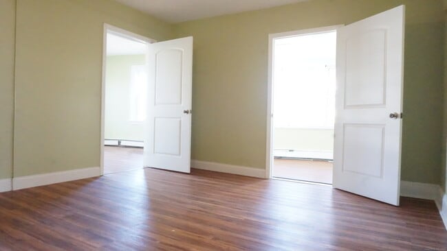 Building Photo - 1621 Stratford Ave