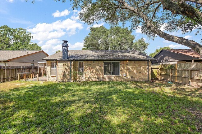 Building Photo - 22307 Red River Dr