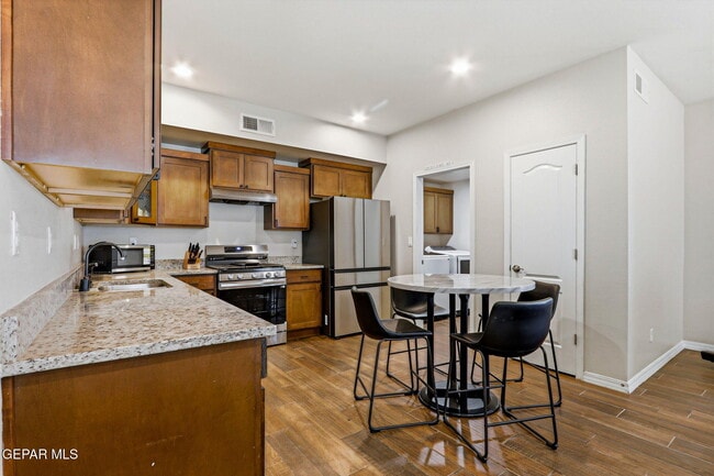 Building Photo - 3425 Dana Grey Dr