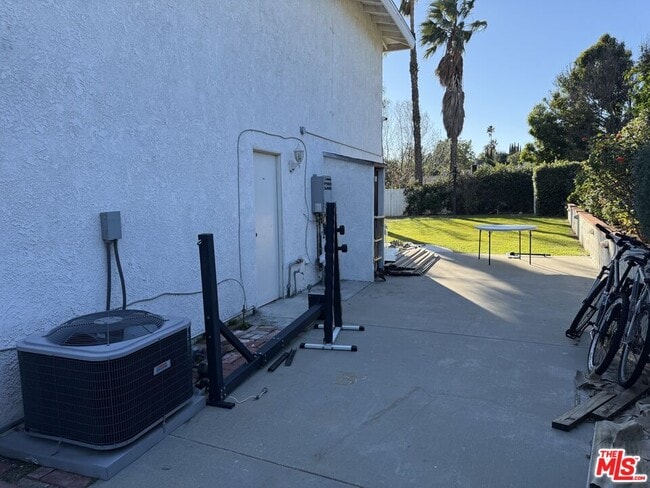 Building Photo - 12623 Jolette Ave