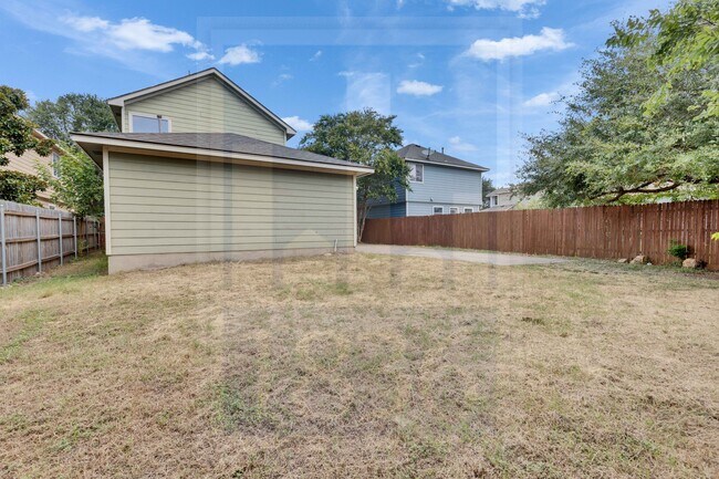 Building Photo - 2311 Bluffstone Dr