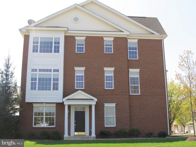 Primary Photo - 20460 Greymont Terrace