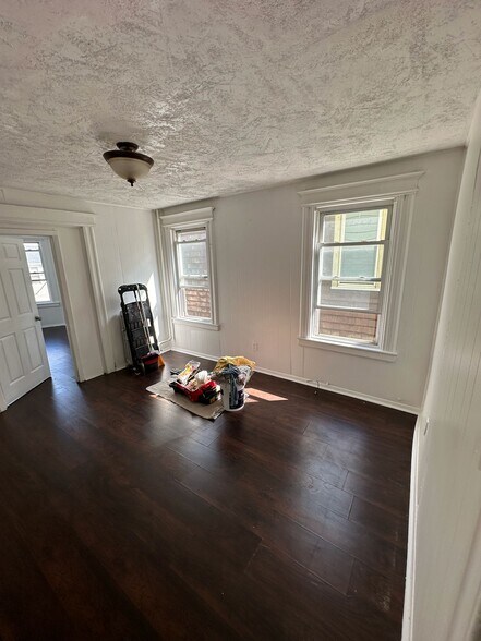Building Photo - 309 Ellis Ave