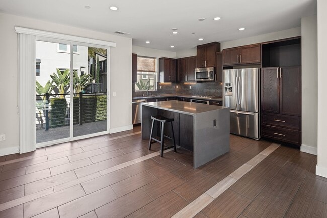 Building Photo - Resort Style 2BD Townhome in Origen at Civ...