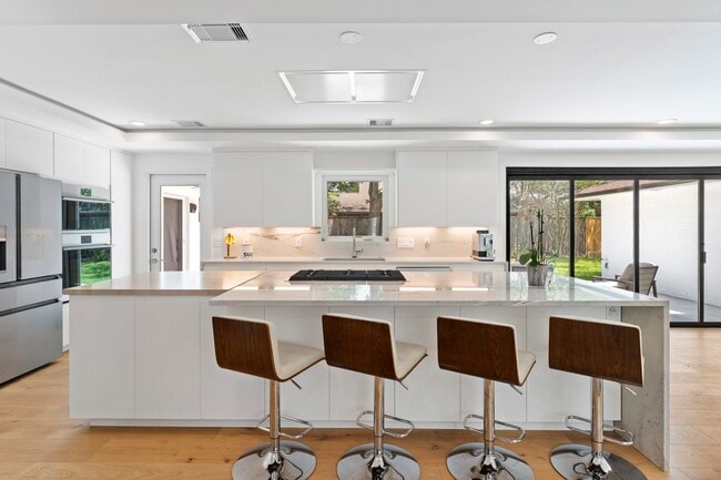 Building Photo - 6306 Pineshade Ln