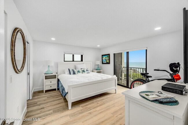 Building Photo - 1465 Jimmy Buffett Mem Hwy