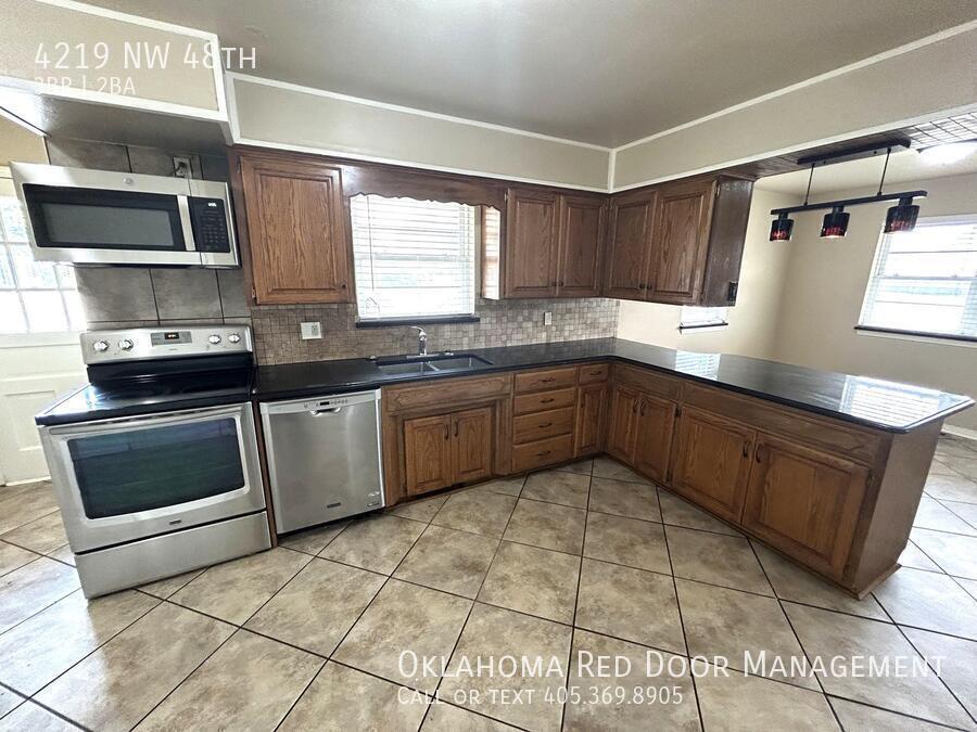 Building Photo - 4219 NW 48th-