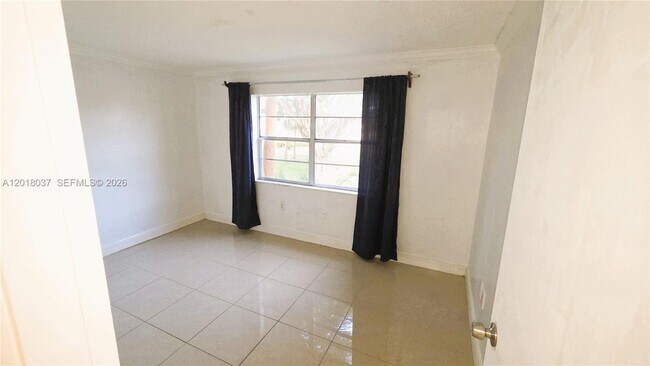 Building Photo - 4344 NW 9th Ave