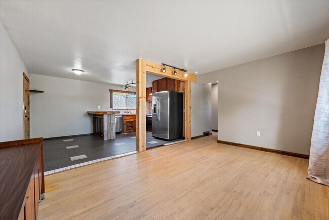 Building Photo - Updated 2 Bedroom Home in North Park Hill | Fresh Paint & Prime Denver Location