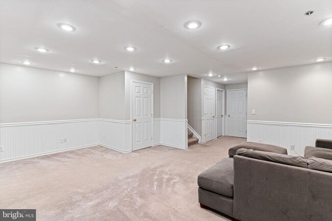 Building Photo - 8212 Silverton Ct