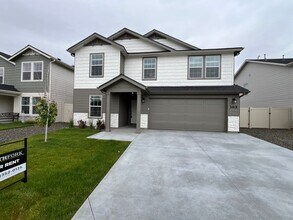 Building Photo - Beautiful, Brand New, Spacious Meridian Home
