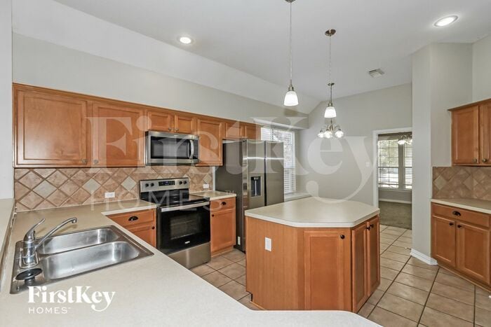 Building Photo - 15814 Stiller Park Dr