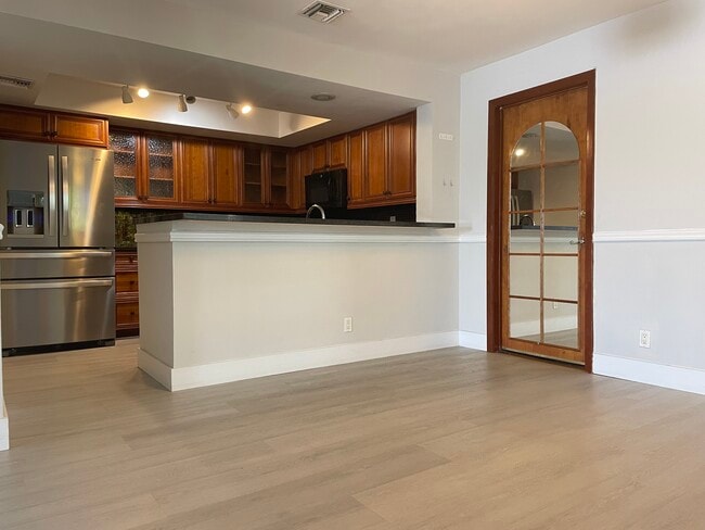 Building Photo - 5276 Buckhead Cir