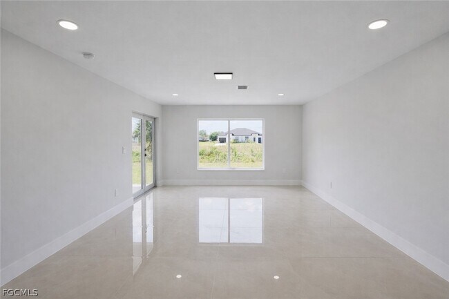 Building Photo - 4529-4531-4529 18th St SW