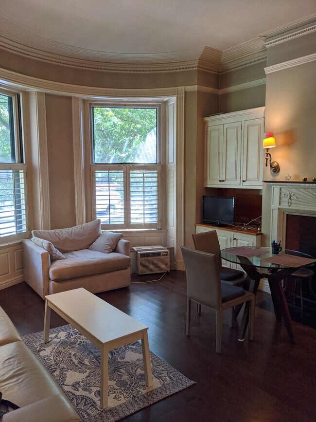 Building Photo - Back Bay FURNISHED 1 bedroom for 9/1