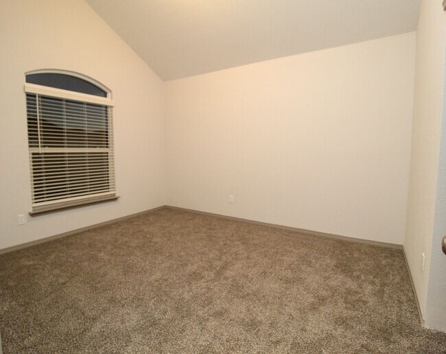 Building Photo - 13709 Lago Vista Ave