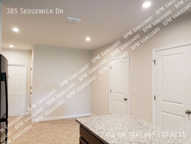 Building Photo - 385 Sedgewick Dr