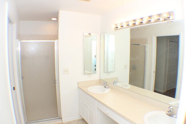 Building Photo - Quiet and Spacious Single Family Home in NW Cape Coral