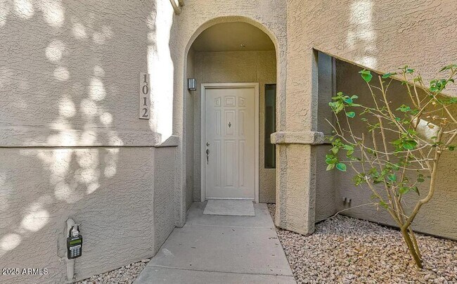 Building Photo - 15050 N Thompson Peak Pkwy