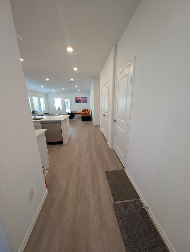 Building Photo - 9918 Highland Harvest Dr