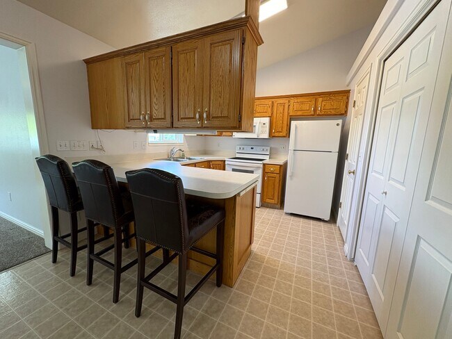 Building Photo - 3492 Stonegate Dr