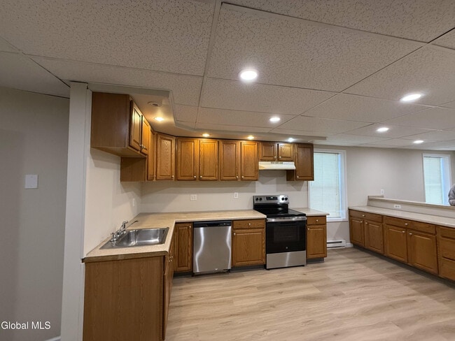 Building Photo - 734 Hudson Ave