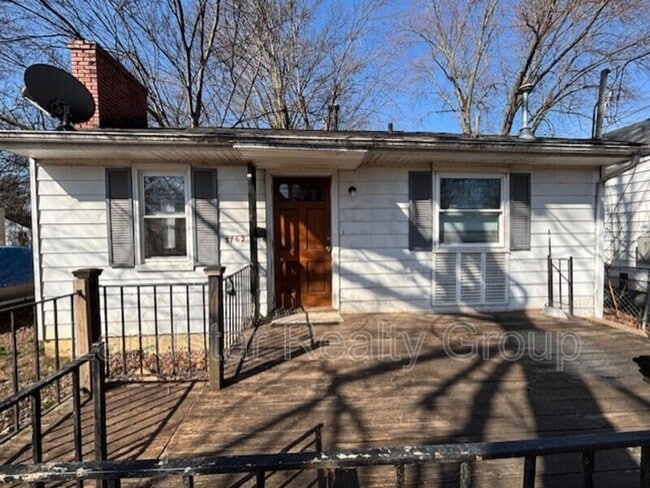 Building Photo - 3762 Parthenia Ave