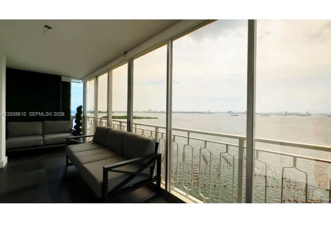 Building Photo - 11111 Biscayne Blvd