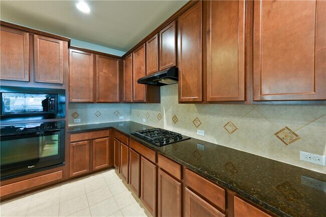Building Photo - 100 Lake Mineral Wells Dr