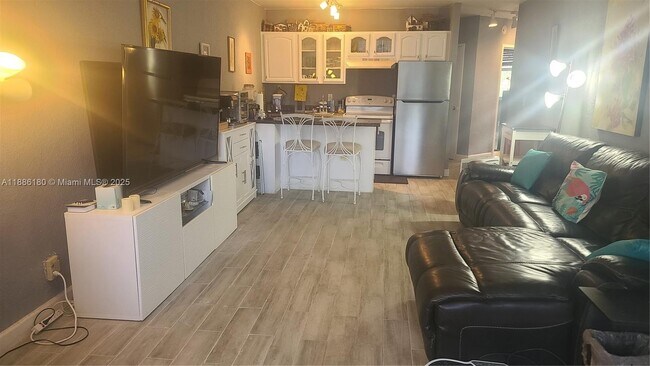 Building Photo - 1936 S Ocean Dr