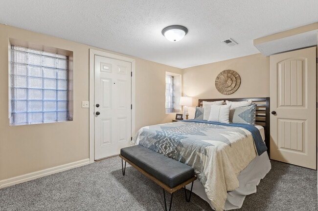 Building Photo - The Melrose