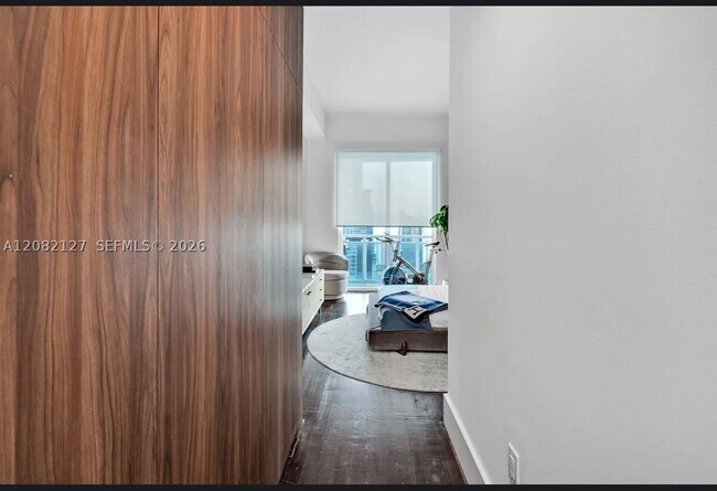 Building Photo - 951 Brickell Ave